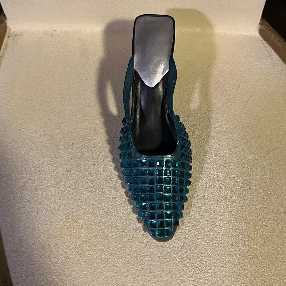 Just the Right Shoe Midori